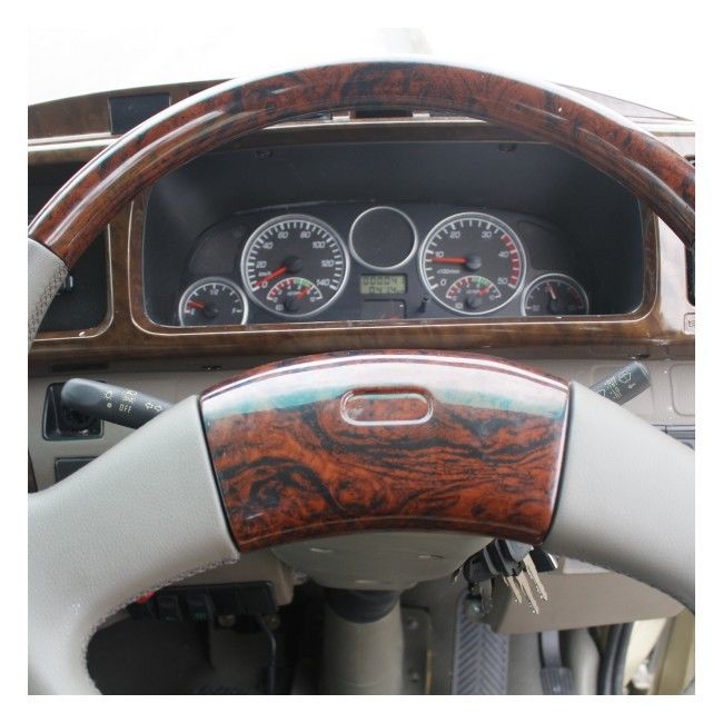 مینی اتوبوس 26 نفره به طول 7 متر با موتور یوچای و سیستم تعلیق فنر برگ