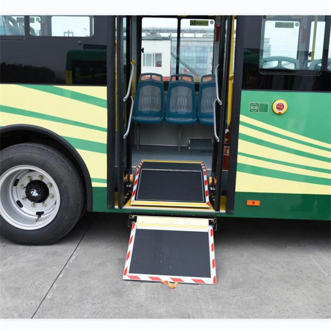 اتوبوس 7.7 متری دیزل شهری با موتور 4 سیلندر دیزل و Emission IV برای حمل و نقل عمومی